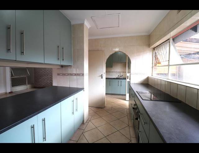 3 BEDROOM TOWNHOUSE FOR SALE IN RANDPARK RIDGE